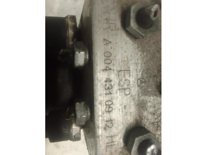 Gebruikte ABS Pomp Mercedes A (W168) 1.6 A-160 Prijs € 70,00 Margeregeling aangeboden door Autodemontage van de Laar