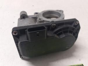 Gebruikte Gasklephuis Renault Clio III (BR/CR) 1.2 16V TCe 100 Prijs op aanvraag aangeboden door Autodemontage van de Laar