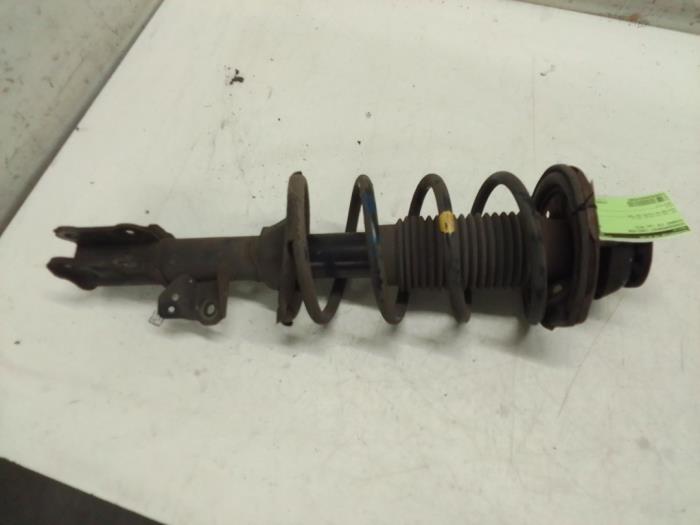 Schokdemperpoot links-voor van een Hyundai i10 (F5) 1.1i 12V 2012