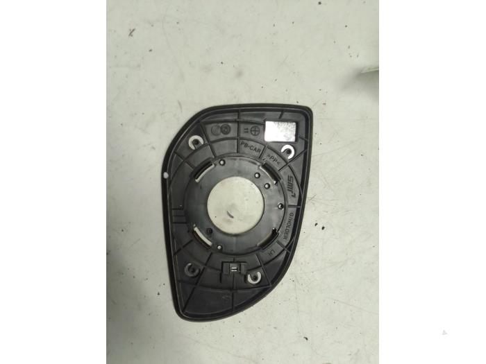 Spiegelglas links van een Hyundai i10 (F5) 1.1i 12V 2012