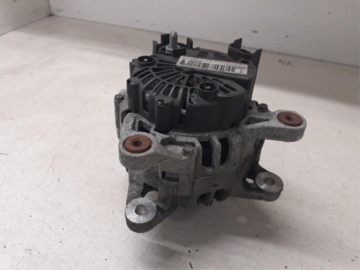 Gebruikte Dynamo Renault Clio III (BR/CR) 1.2 16V TCe 100 Prijs op aanvraag aangeboden door Autodemontage van de Laar