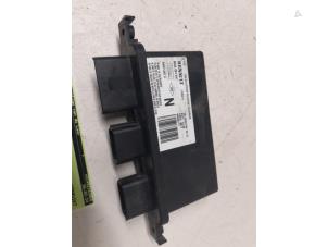 Gebruikte PDC Module Renault Clio III (BR/CR) 1.2 16V TCe 100 Prijs op aanvraag aangeboden door Autodemontage van de Laar