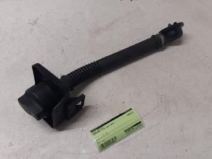 Gebruikte Olie vulpijp Mercedes Vito (447.6) 2.2 114 CDI 16V Prijs op aanvraag aangeboden door Autodemontage van de Laar