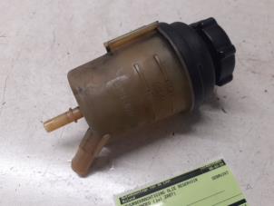 Gebruikte Servo Oliereservoir Ford Mondeo IV Wagon 1.6 Ti 16V Prijs op aanvraag aangeboden door Autodemontage van de Laar