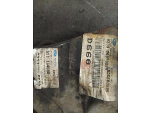 Gebruikte Subframe Kia Carnival/Grand Carnival 3 2.7 V6 24V Prijs op aanvraag aangeboden door Autodemontage van de Laar