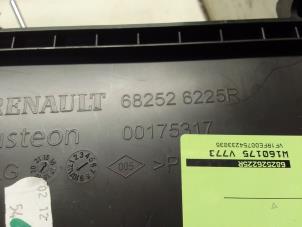 Gebruikte Dashboardkastje Renault Kadjar (RFEH) 1.6 dCi 4x4 Prijs € 40,00 Margeregeling aangeboden door Autodemontage van de Laar
