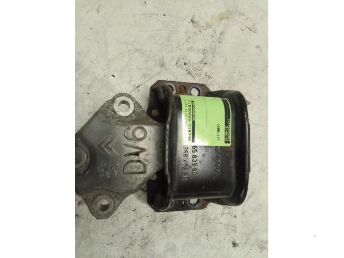Gebruikte Motorsteun Citroen Berlingo 1.6 Hdi 16V 90 Prijs € 30,00 Margeregeling aangeboden door Autodemontage van de Laar