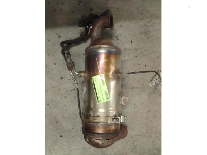 Gebruikte Roetfilter Renault Clio IV (5R) 0.9 Energy TCE 90 12V Prijs op aanvraag aangeboden door Autodemontage van de Laar