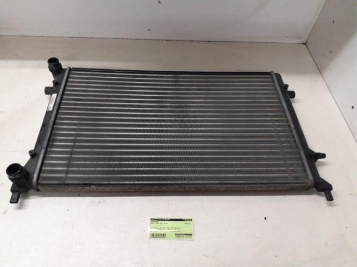 Gebruikte Radiateur Seat Leon (1P1) 1.6 Prijs € 50,00 Margeregeling aangeboden door Autodemontage van de Laar