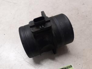 Gebruikte Luchtmassameter Volkswagen Golf VI (5K1) 2.0 TDI 16V Prijs € 50,00 Margeregeling aangeboden door Autodemontage van de Laar