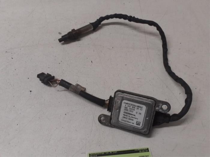 Gebruikte Nox sensor Mercedes E (W212) E-200 CDI 16V BlueEfficiency,BlueTEC Prijs € 150,00 Margeregeling aangeboden door Autodemontage van de Laar