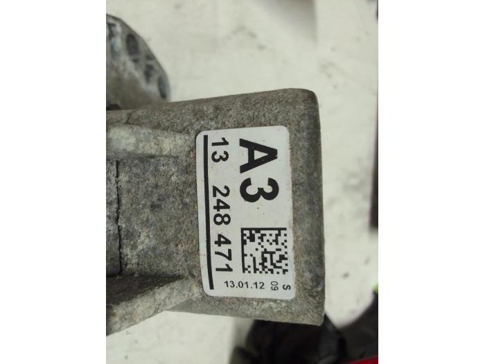 Gebruikte Motorrubber Opel Astra J Sports Tourer (PD8/PE8/PF8) 1.4 16V ecoFLEX Prijs € 30,00 Margeregeling aangeboden door Autodemontage van de Laar