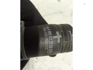 Gebruikte Radiateurslang Mercedes Sprinter Tourer 3,5t (907.7) 316 CDI 2.1 D RWD Prijs € 30,25 Inclusief btw aangeboden door Autodemontage van de Laar