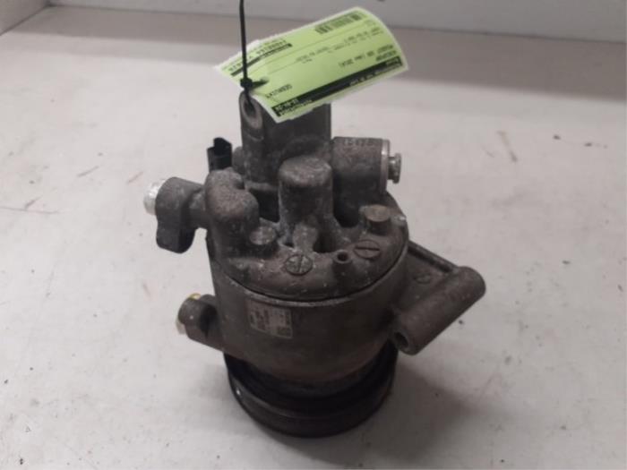 Gebruikte Aircopomp Peugeot 108 1.0 12V Prijs € 100,00 Margeregeling aangeboden door Autodemontage van de Laar