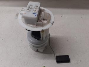 Gebruikte Benzinepomp Renault Megane IV Estate (RFBK) 1.3 TCE 160 16V Prijs op aanvraag aangeboden door Autodemontage van de Laar