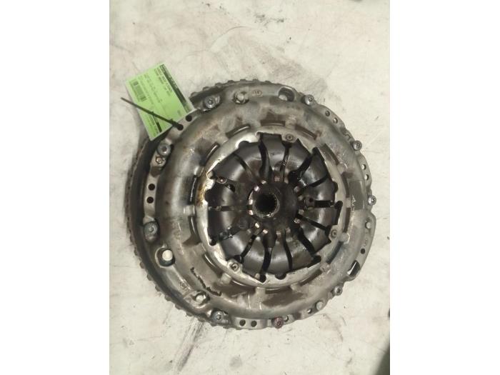 Gebruikte Vliegwiel dubbele massa Nissan Qashqai (J11) 1.2 DIG-T 16V Prijs € 150,00 Margeregeling aangeboden door Autodemontage van de Laar