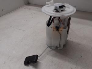 Gebruikte Benzinepomp Renault Talisman Estate (RFDK) 1.6 Energy TCe 150 Prijs op aanvraag aangeboden door Autodemontage van de Laar