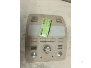 Gebruikte Binnenverlichting voor Volkswagen Touareg (7PA/PH) 3.0 TDI V6 24V BlueMotion Technology DPF Prijs € 30,00 Margeregeling aangeboden door Autodemontage van de Laar