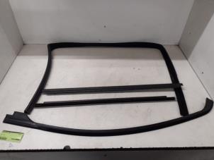 Gebruikte Deurrubber 2Deurs rechts Mercedes Vito Prijs op aanvraag aangeboden door Autodemontage van de Laar