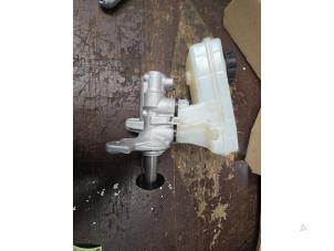 Gebruikte Hoofdremcilinder Skoda Citigo 1.0 12V Prijs € 40,00 Margeregeling aangeboden door Autodemontage van de Laar