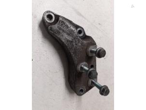 Gebruikte Motorsteun Volkswagen Golf V (1K1) 2.0 GTI 16V Prijs € 25,00 Margeregeling aangeboden door Autodemontage van de Laar