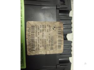 Gebruikte Kilometerteller KM BMW 3 serie (E90) 320i 16V Prijs € 90,00 Margeregeling aangeboden door Autodemontage van de Laar