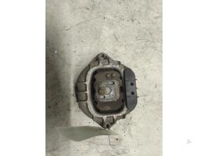 Gebruikte Motorrubber BMW 3 serie (E90) 320i 16V Prijs € 20,00 Margeregeling aangeboden door Autodemontage van de Laar