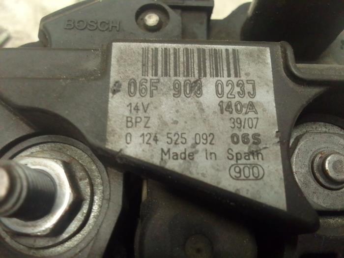 Gebruikte Dynamo Audi A4 (B7) 2.0 TDI 16V Quattro Prijs € 50,00 Margeregeling aangeboden door Autodemontage van de Laar
