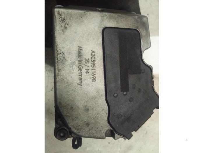 Gebruikte Gasklephuis Audi A4 (B7) 2.0 TDI 16V Quattro Prijs € 50,00 Margeregeling aangeboden door Autodemontage van de Laar