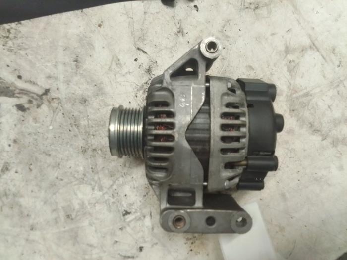 Dynamo van een Fiat Grande Punto (199) 1.3 JTD Multijet 16V VGT 2005