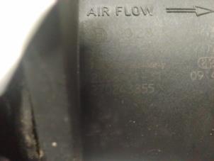 Gebruikte Luchtmassameter Fiat Grande Punto (199) 1.3 JTD Multijet 16V VGT Prijs € 35,00 Margeregeling aangeboden door Autodemontage van de Laar