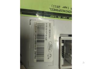 Gebruikte Kachel Bedieningspaneel Ford Fiesta 6 (JA8) 1.6 TDCi 16V Prijs € 45,00 Margeregeling aangeboden door Autodemontage van de Laar