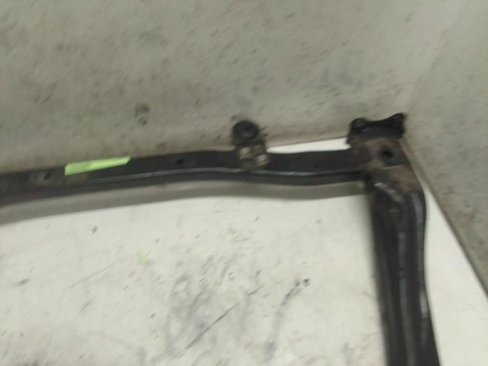 Subframe van een Opel Karl 1.0 12V 2015