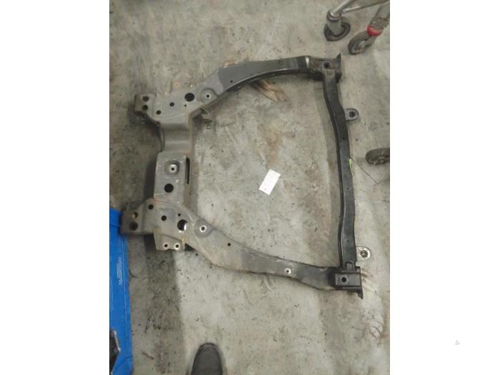 Subframe van een Opel Karl 1.0 12V 2015