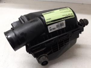 Gebruikte Luchtfilterhuis Opel Karl 1.0 12V Prijs op aanvraag aangeboden door Autodemontage van de Laar