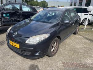 Gebruikte Frontpaneel Renault Megane III Grandtour (KZ) 1.6 16V Prijs € 100,00 Margeregeling aangeboden door Autodemontage van de Laar