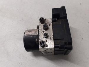 Gebruikte ABS Pomp Ford Fiesta 6 (JA8) 1.0 SCI 12V 80 Prijs € 150,00 Margeregeling aangeboden door Autodemontage van de Laar