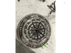 Gebruikte Vliegwiel Dacia Dokker (0S) 1.5 dCi, Blue dCi 75 Prijs € 250,00 Margeregeling aangeboden door Autodemontage van de Laar