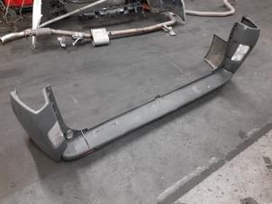 Gebruikte Bumper achter Renault Trafic New (FL) 2.5 dCi 16V 135 Prijs op aanvraag aangeboden door Autodemontage van de Laar
