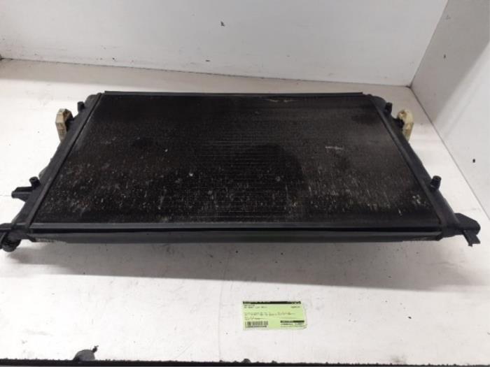 Gebruikte Radiateur Volkswagen Caddy Combi III (2KB,2KJ) 1.2 TSI Prijs € 50,00 Margeregeling aangeboden door Autodemontage van de Laar