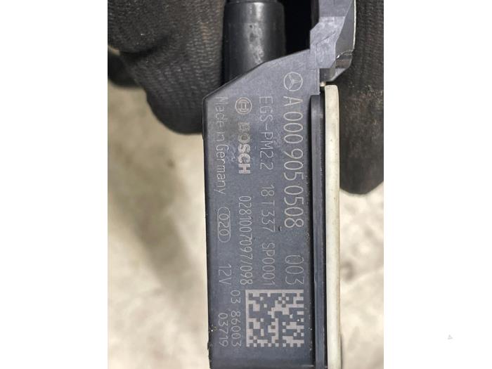 Nox sensor van een Mercedes-Benz CLA (118.3) 1.5 CLA-180d 2020