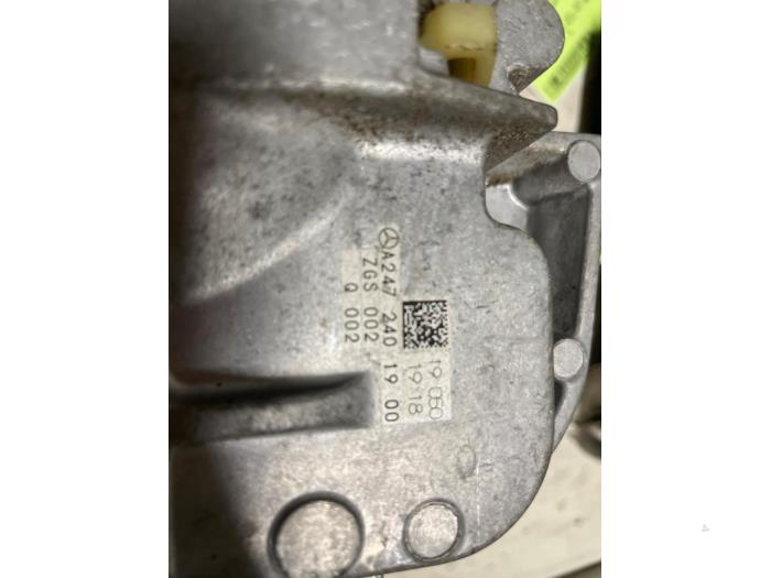Gebruikte Motorrubber Mercedes CLA (118.3) 1.5 CLA-180d Prijs € 125,00 Margeregeling aangeboden door Autodemontage van de Laar