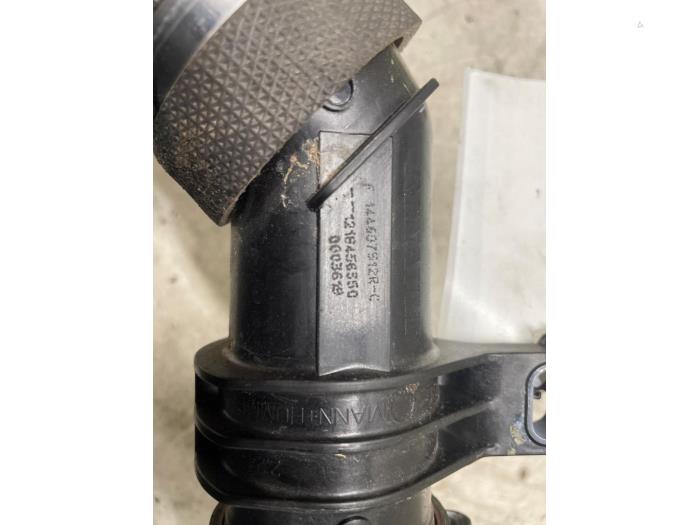 Gebruikte Intercooler Buis Mercedes CLA (118.3) 1.5 CLA-180d Prijs € 85,00 Margeregeling aangeboden door Autodemontage van de Laar