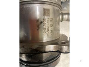 Gebruikte EGR koeler Mercedes CLA (118.3) 1.5 CLA-180d Prijs € 100,00 Margeregeling aangeboden door Autodemontage van de Laar