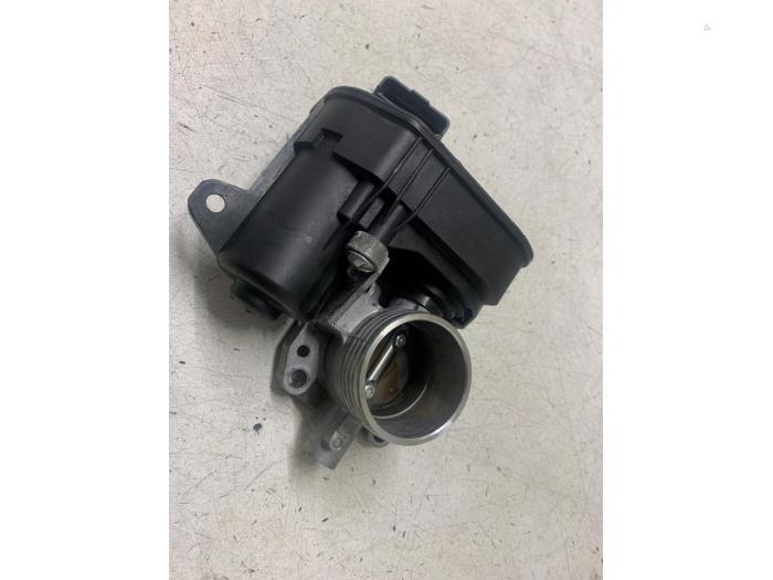 Gebruikte Gasklephuis Peugeot 208 I (CA/CC/CK/CL) 1.2 Vti 12V PureTech Prijs op aanvraag aangeboden door Autodemontage van de Laar