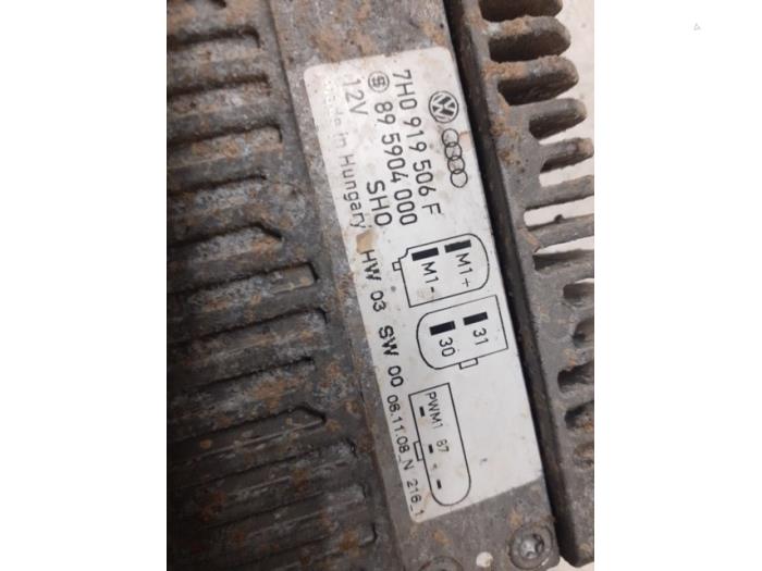 Computer Koeling van een Volkswagen Transporter T5 1.9 TDi 2009