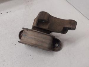 Gebruikte Motorrubber Volkswagen Transporter T5 1.9 TDi Prijs € 30,00 Margeregeling aangeboden door Autodemontage van de Laar