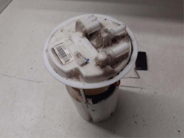Gebruikte Tank element Pomp Opel Vivaro 1.6 CDTI 95 Euro 6 Prijs € 70,00 Margeregeling aangeboden door Autodemontage van de Laar
