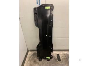 Gebruikte Beschermplaat bodem Volkswagen ID.3 (E11/E12) First, Life, Pro 58 kWh Prijs € 75,00 Margeregeling aangeboden door Autodemontage van de Laar