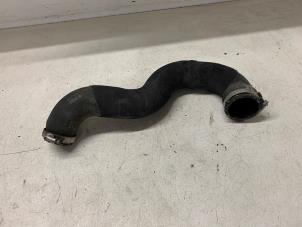 Gebruikte Intercooler Slang Audi A4 (B8) 1.8 TFSI 16V Prijs € 40,00 Margeregeling aangeboden door Autodemontage van de Laar